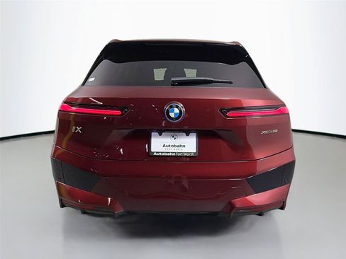 Used 2024 BMW iX xDrive50 w/ Sport Package AWD/4WD image 7