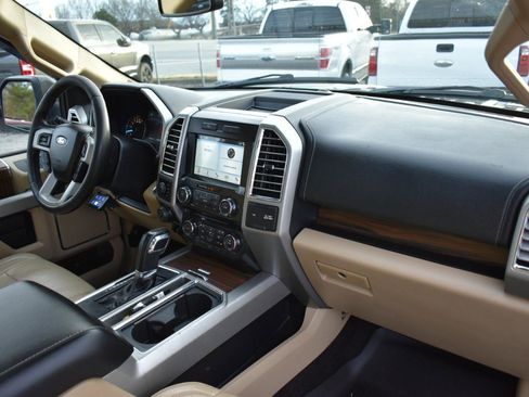 Used 2016 Ford F150 Lariat image 13