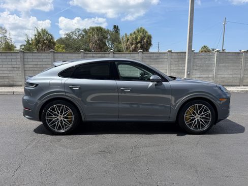 New 2026 Porsche Cayenne GTS AWD/4WD image 7