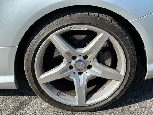 Used 2015 Mercedes-Benz SL 550 w/ Driver Assistance Package image 38