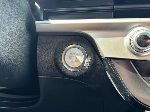 Used 2023 Kia Telluride LX FWD image 32