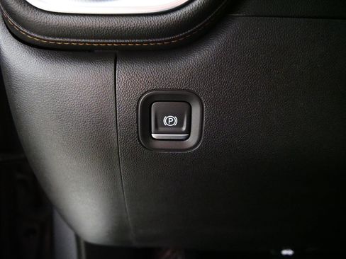 Used 2022 GMC Sierra 1500 AT4 w/ AT4 Premium Package AWD/4WD image 27