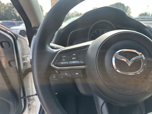 Used 2018 MAZDA MAZDA3 Sport FWD image 29
