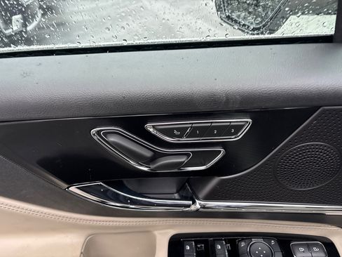 New 2026 Lincoln Corsair Premiere image 12