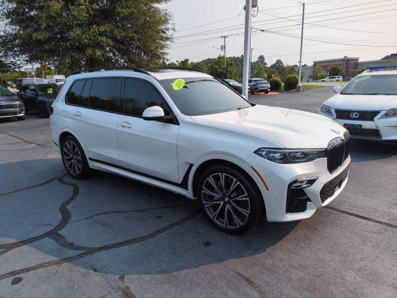 Used 2019 BMW X7 xDrive50i w/ M Sport Package AWD/4WD image 1