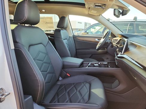 New 2026 Volkswagen Atlas SE image 15