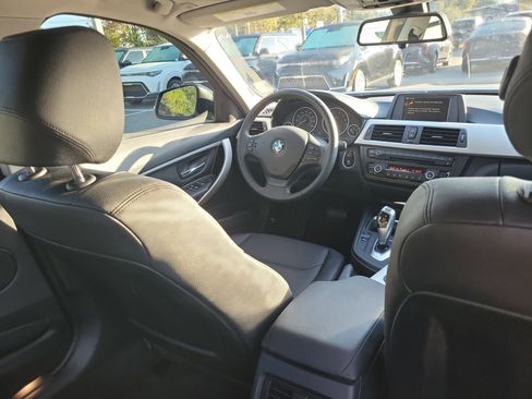 Used 2014 BMW 320i Sedan image 13