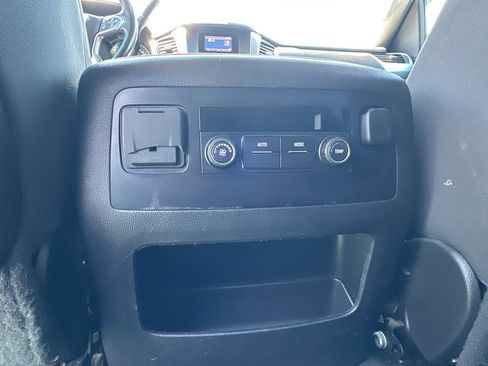 Used 2015 Chevrolet Suburban LS AWD/4WD image 16