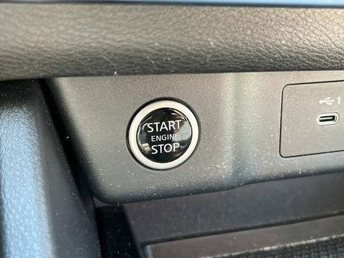 Used 2023 Nissan Rogue SV image 21