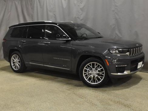 Used 2023 Jeep Grand Cherokee L Summit w/ Luxury Tech Group V image 3