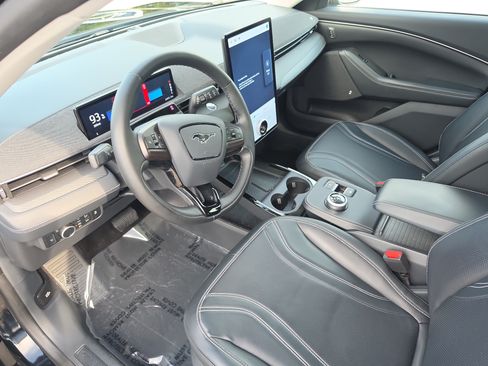 Used 2024 Ford Mustang Mach-E Premium RWD image 7