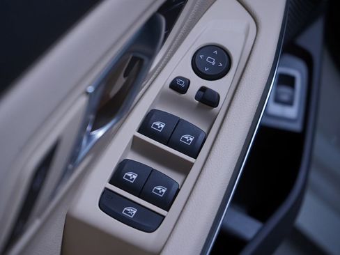 New 2026 BMW 330i Sedan w/ M Sport Package image 11