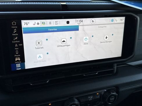 Used 2025 Jeep Wrangler Unlimited Rubicon w/ Technology Group image 21