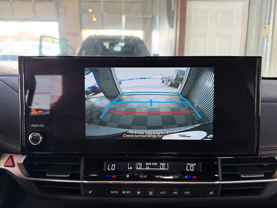 Used 2025 Toyota Sienna XSE AWD/4WD image 23