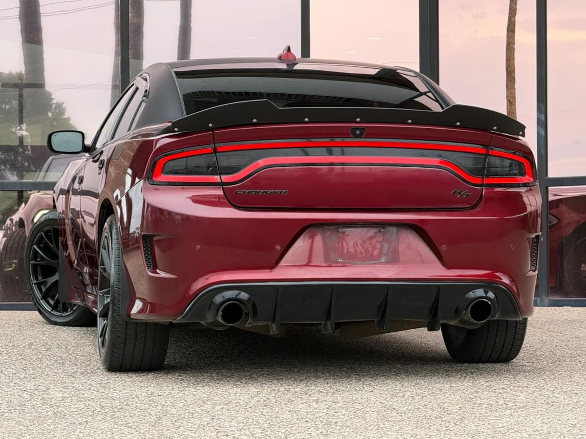 Used 2019 Dodge Charger R/T w/ Blacktop Package RWD image 8