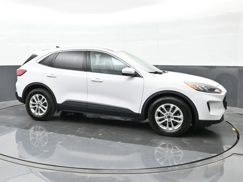 Used 2021 Ford Escape SE image 5