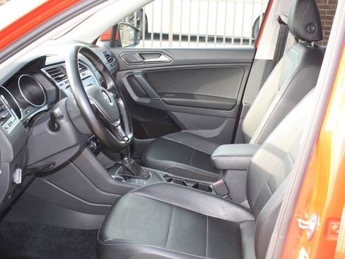 Used 2018 Volkswagen Tiguan SE FWD image 7