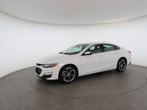 Used 2024 Chevrolet Malibu LT image 3