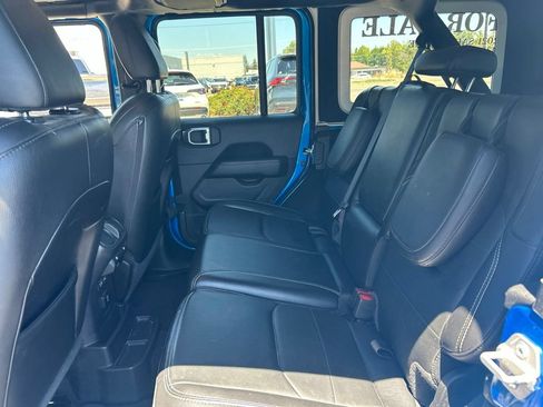 Used 2021 Jeep Wrangler Unlimited Sahara AWD/4WD image 10