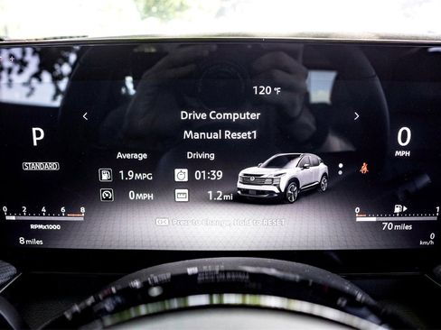 New 2025 Nissan Kicks SR image 15