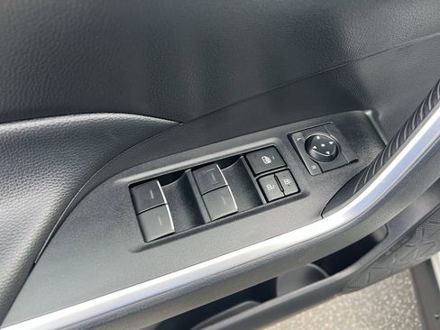 Used 2025 Toyota RAV4 XLE image 15