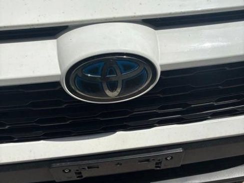 Used 2019 Toyota RAV4 XLE w/ Carpet Mat Package AWD/4WD image 12