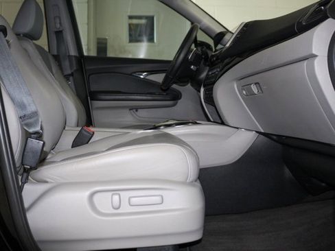 Used 2018 Honda Pilot Touring image 5