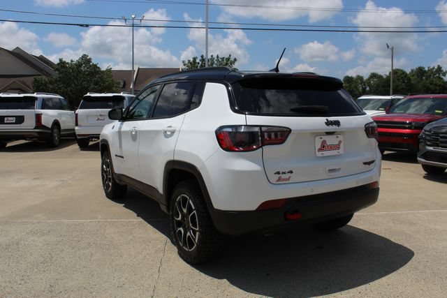 Used 2025 Jeep Compass Trailhawk AWD/4WD image 6