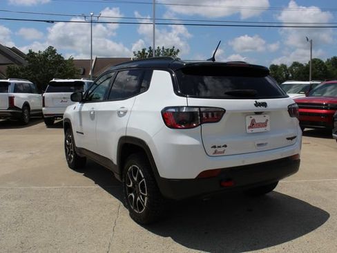 Used 2025 Jeep Compass Trailhawk AWD/4WD image 6