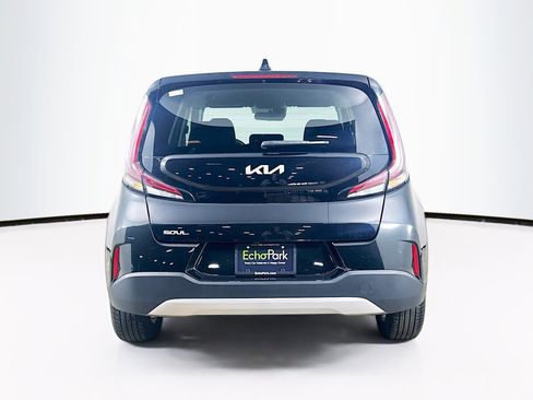Used 2025 Kia Soul LX w/ LX Technology Package FWD image 7