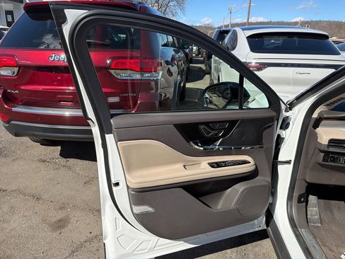 Used 2023 Lincoln Corsair AWD w/ Equipment Group 101A image 15