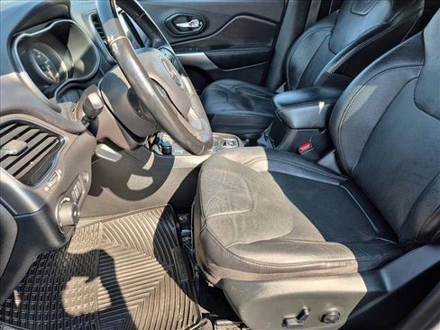 Used 2020 Jeep Cherokee High Altitude AWD/4WD image 16