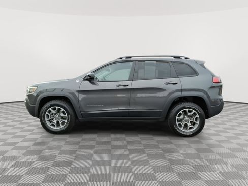 Used 2022 Jeep Cherokee Trailhawk image 4