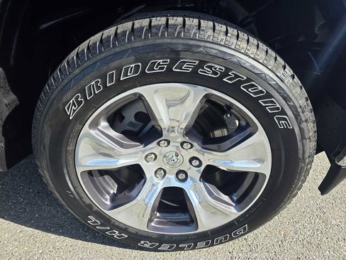 Used 2024 RAM 1500 Laramie AWD/4WD image 9
