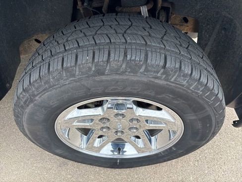 Used 2009 GMC Sierra 1500 SLT w/ All-Terrain Package AWD/4WD image 16