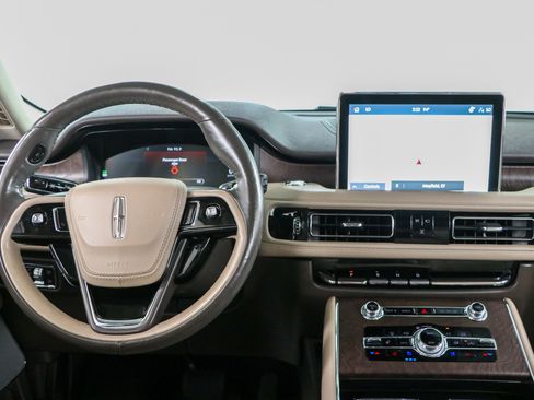 Used 2023 Lincoln Aviator Reserve w/ Equipment Group 201A AWD/4WD image 17