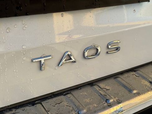 Used 2022 Volkswagen Taos S image 11