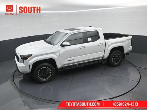 New 2026 Toyota Tacoma TRD Sport w/ TRD Sport Upgrade Package AWD/4WD image 50