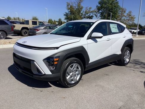 Certified 2026 Hyundai Kona SE AWD/4WD image 3
