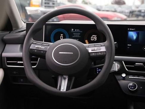 Used 2025 Hyundai Sonata SEL FWD image 23