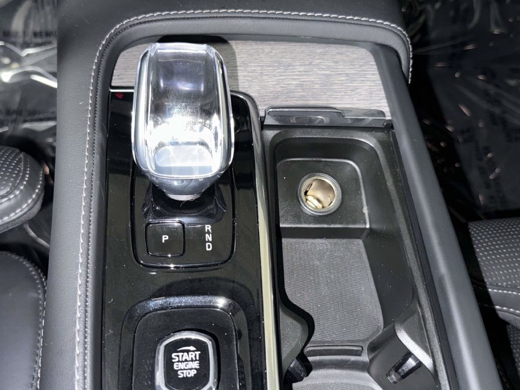 Used 2024 Volvo XC90 B6 Ultimate w/ Protection Package AWD/4WD image 25