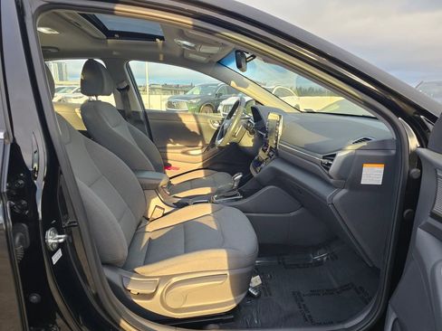 Used 2020 Hyundai Ioniq SEL image 11