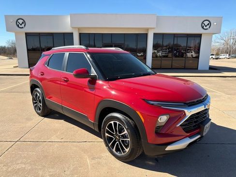 New 2026 Chevrolet TrailBlazer LT w/ Convenience Package image 2
