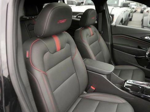 Used 2025 Chevrolet Trax RS w/ Sunroof Package image 20