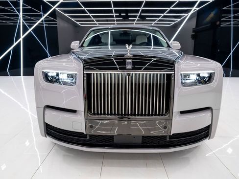 Used 2023 Rolls-Royce Phantom Sedan w/ The Phantom Package image 7