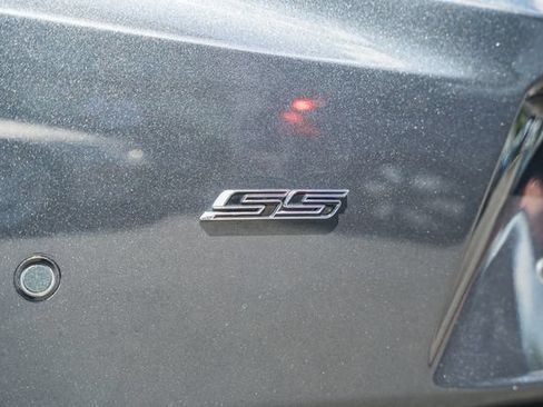Used 2018 Chevrolet Camaro SS RWD image 9