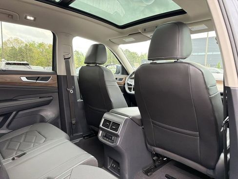 Used 2024 Volkswagen Atlas SE image 18