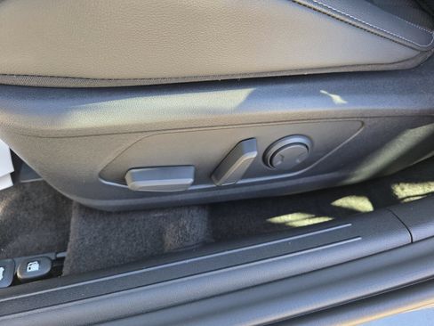 New 2026 Hyundai Elantra Limited FWD image 21