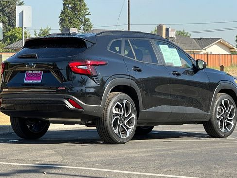Used 2026 Chevrolet Trax RS w/ Driver Confidence Package FWD image 4