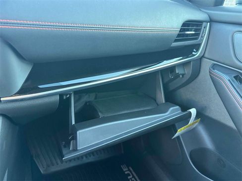 Certified 2025 Nissan Rogue SV image 33